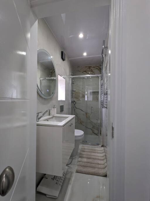 Beautiful 3 Bedroom House In London -Ensuite Bed Room تويكنهام المظهر الخارجي الصورة
